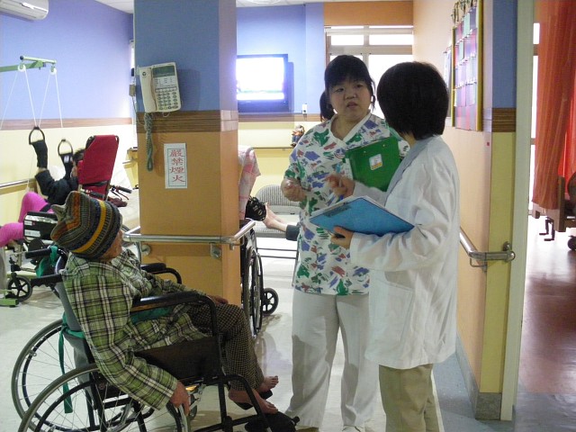 醫生巡診